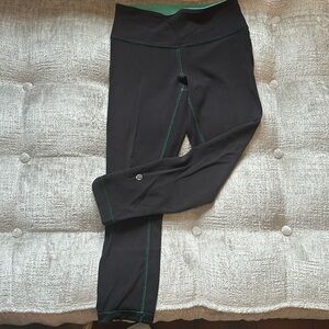 Lululemon reversible cropped leggings